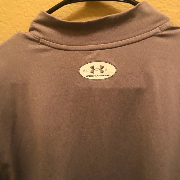 Under Armour work out shirt - Picture 3 of 3
